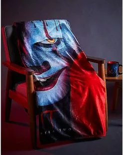 Pennywise Fleece Blanket - It -Halloween Store 01492321 c